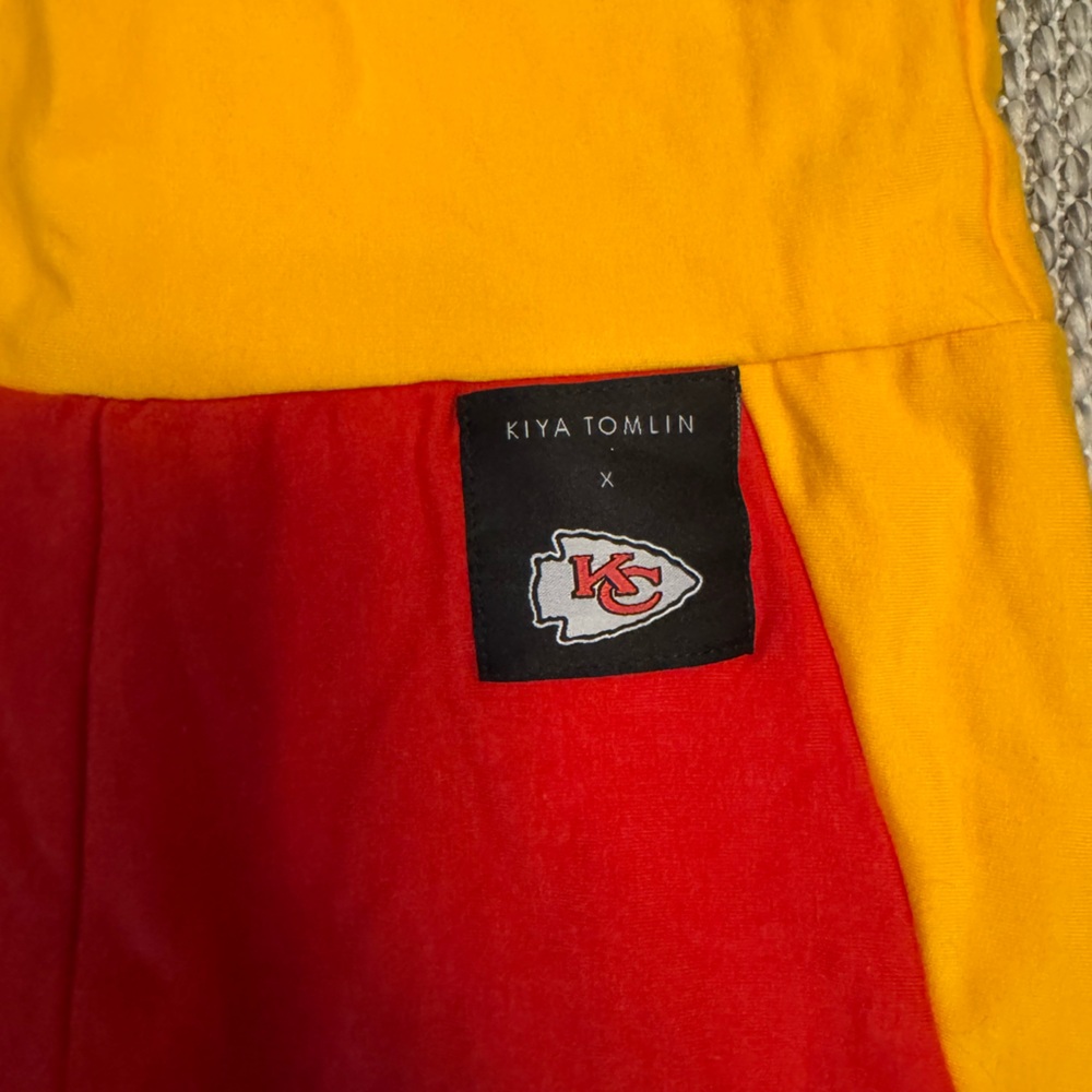 Kansas City Chiefs Kiya Tomlin x NFL women’s size medium leggings - Picture 5 of 6